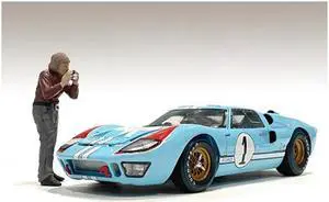 "Race Day 1" Figurine II for 1/24 Scale Models by American Diorama