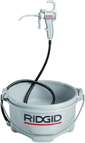 Ridgid 10883 Handheld Oiler with 1 Gal. Premium Thread Cutting Oil