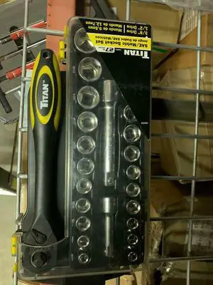 Titan 27 PCS SAE / METRIC SOCKET SET JUEGO DE DADOS SAE / METRICOS 3/8" and 1/2
