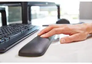 3M WR85B Wrist Rest,Black,19in L