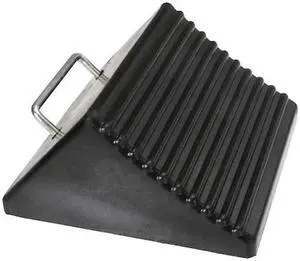 US CARGO CONTROL WC884 8" Rubber Wedge-Style Wide Wheel Chock