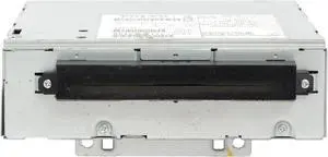 2004-2007 Volvo 40 Series AM FM Radio 6-Disc CD Player Receiver Model 30679250-1