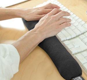 Imak Nonskid Keyboard Wrist Cushion 15.75 x 10 Black A10173