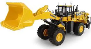 Komatsu WA600-8 Wheeled Loader 1/50 Diecast Model by Universal Hobbies