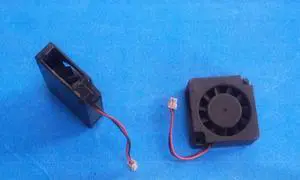 Zyvpee 30*10mm B0503AFB2-8 DC5v 0.65W 2 wires 2 pins 3cm Projector notebook turbofan
