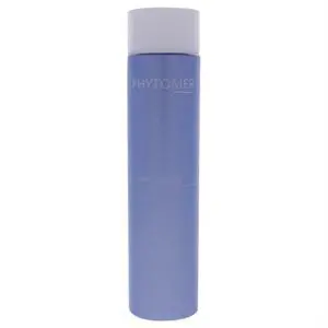The Gentle Cleansing Milk maintains firms and elasticity in the skin. It will offer a sensation of freshness and comfort and respects skin’s hydroplipidic film.