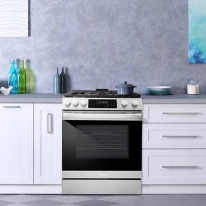 30 in Freestanding 6.1 cu ft Gas Range with 5 Sealed Burners in Stainless Steel