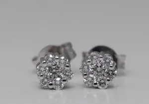 14k White Gold Round Cut Invisible Setting Diamond Flower Stud Earrings (0.67 Ct,G Color,SI1 Clarity)