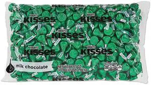 KISSES Milk Chocolate Green Wrappers 66.7 oz Bag HEC60347