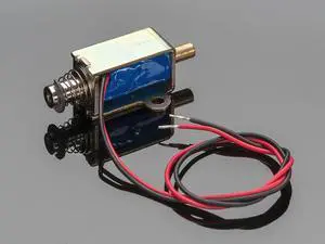 Adafruit Small Push-Pull Solenoid - 12VDC