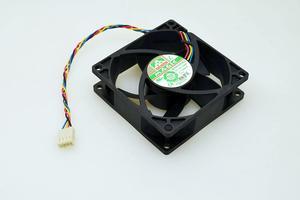 MAGIC 8025 MGT8012UR-W25 12V 0.66A 4Wire Cooling Fan