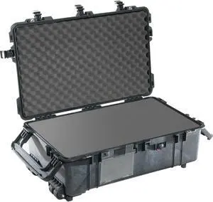 Pelican 1670 Case with Foam (Black)