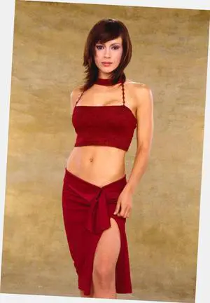 Alyssa Milano Poster 24"x36" 24x36
