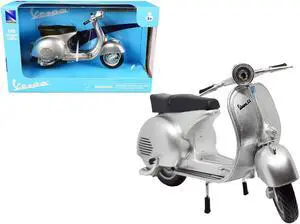 Vespa 150 GS Silver Metallic 1/12 Diecast Motorcycle Model by New Ray