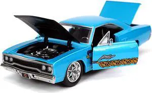 1970 Plymouth 440-6BBL RoadRunner Light Blue Met. & Wile E. Coyote Diecast Figure "Looney Tunes" 1/24 Diecast Model Car by Jada