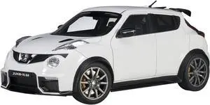 Nissan Juke R 2.0 White 1/18 Model Car by Autoart