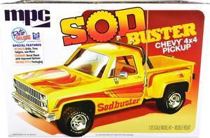 Skill 2 Model Kit 1981 Chevrolet 4x4 Stepside Pickup Truck "Sod Buster" 1/25 Scale Model by MPC