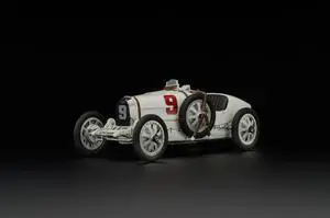 Bugatti T35 #9 National Color Project Germany Limited Edition to 800 pieces Worldwide 1/18 Diecast Model Car by CMC