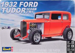 Level 4 Model Kit 1932 Ford Tudor Sedan 2-in-1 Kit 1/25 Scale Model by Revell
