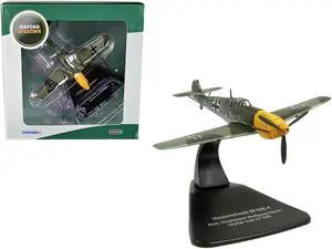 Messerschmitt Bf 109E-4 Fighter Plane Pilot: Wolfgang Lippert GrpKdr II/JG 27 1940 1/72 Diecast Model Airplane by Oxford Diecast