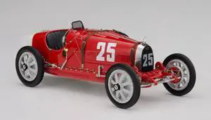 Bugatti T35 #25 National Colour Project Grand Prix Portugal Ltd Ed to 500 pcs Worldwide 1/18 Diecast Model Car by CMC