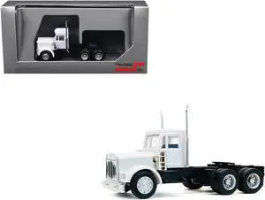 Kenworth W900 Short Day Cab White 1/87 (HO) Scale Plastic Model Car by Promotex
