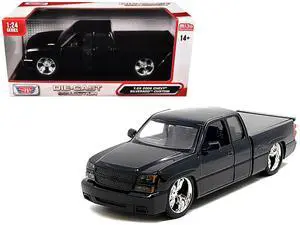 2006 Chevrolet Silverado Custom Pickup Truck Black "Die-Cast Collection" Series 1/25 Diecast Model by Motormax
