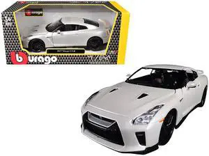 2017 Nissan GT-R R35 White 1/24 Diecast Model Car by BBurago