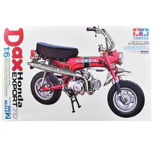 Model Kit Dax Honda Export 70 Motorcycle 1/6 Scale Model by Tamiya Model Kit Dax Honda Export 70 Motorcycle 1/6 Scale Model by Tamiya