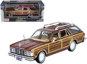 1979 Chrysler Lebaron Town and Country Burgundy 1/24 Diecast Model Car by Motormax