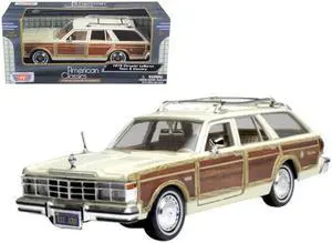 1979 Chrysler Lebaron Town & Country Cream 1/24 Diecast Model Car by Motormax