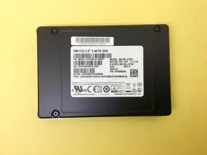 MZ-WLJ3T80 Samsung PM1733 3.84TB PCIe NVME U.2 2.5in SSD MZWLJ3T8HBLS MZ-WLJ3T80 Samsung PM1733 3.84TB PCIe NVME U.2 2.5in SSD MZWLJ3T8HBLS