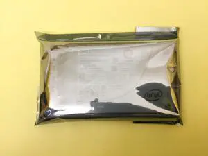 XKP9T DELL 7.68TB SATA 6Gb/s Read Intensive 2.5in SSD 0XKP9T SSDSC2KB076TZR