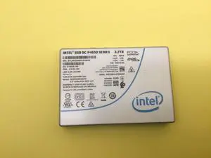 Intel DC P4610 Series 3.2TB PCIe 3.1 x4 NVMe 2.5'' U.2 SSD SSDPE2KE032T8 Intel DC P4610 Series 3.2TB PCIe 3.1 x4 NVMe 2.5'' U.2 SSD SSDPE2KE032T8