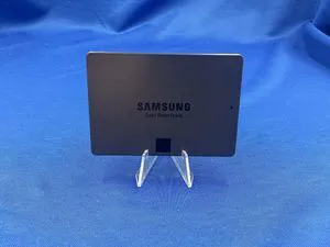 MZ-76Q2T0 Samsung 860 QVO 2TB 6G SATA 2.5 Internal SSD MZ7MH2T0HMLC MZ-76Q2T0 Samsung 860 QVO 2TB 6G SATA 2.5 Internal SSD MZ7MH2T0HMLC
