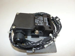 IBM 3584 DOOR INTERLOCK ASSEMBLY W/ CABLE 08L9696 IBM 3584 DOOR INTERLOCK ASSEMBLY W/ CABLE 08L9696