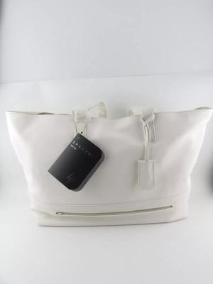 HP 15.6" Laptop Notebook Tech Tote - White - L08441-201 / 2UY71AA