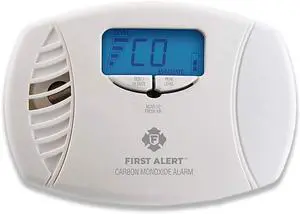 First Alert CO615A Carbon Monoxide Plug-in Alarm with Battery Backup and Digital Display First Alert CO615A Carbon Monoxide Plug-in Alarm with Battery Backup and Digital Display