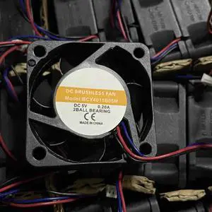 DC5V 0.20A BCY4015B05M 4015 4cm 3-Wire Ball Bearing Cooling Fan