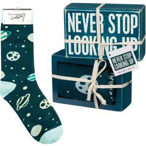 Primitives by Kathy Box Sign/Sock Set - Never Stop Looking Up Primitives by Kathy Box Sign/Sock Set - Never Stop Looking Up