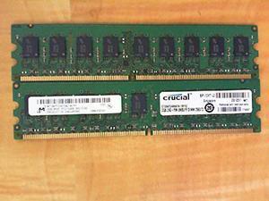MICRON MT18HTF25672AZ-667H1 2GB SERVER DIMM DDR2 PC5300(667) UNBUF ECC 1.8v 2RX8 240P 256MX72 128mX8