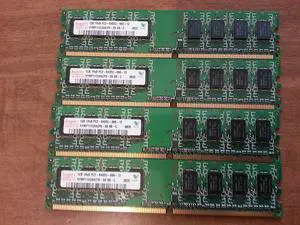 Hynix 4GB kit (4x1GB) DDR2 PC2-6400U 800MHz 240pin Unbuffered Non-ECC