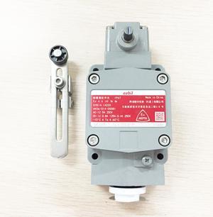 YAMATAKE Azbil 1LX7003-P Explosion-proof Limit Switch New