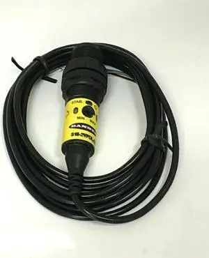 BANNER  BS18-2VPDL-2M Photoelectric Switch New