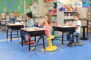 Kore Wobble Chair - Age 8-9, Grade 3-4, Green (16in) - Flexible Seating Stool for Classroom, Elementary School, ADD/ADHD - Made in USA