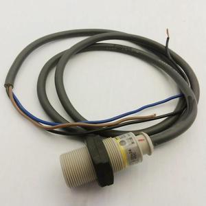 For Industrial Control Product E2F-X5E1 Proximity Sensor Capacitive Sensor