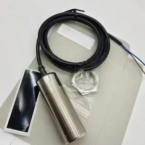 FOR 1PCS II0011 II0097 Proximity Switch FOR 1PCS II0011 II0097 Proximity Switch