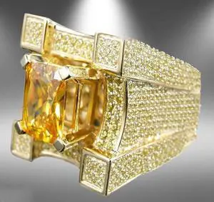 Men Luxurious Microencrusted Zircon Ring (Gold)