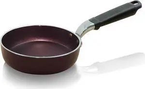 TECHEF - 5.5-Inch One Egg Frying Pan, Coated with New Teflon Select/Non-Stick Coating (PFOA Free) / Made in Korea (5.5-Inch)