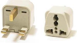 WA-7 - TRAVEL ADAPTER 3P UK PLUG TO UNIVERSAL JACK WITH GROUND